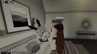 Трахаю киску этой горячей шлюшки - порно видео