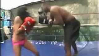 Свирепая латина бьет черного мужика - порно видео