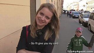 Хитрый агент - голубоглазая цыпочка Алена, застенчивая, но заинтересованная! - порно видео