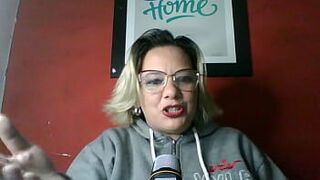 ПЕРВАЯ ЧЕРНАЯ ЧЕРНАЯ УДОВОЛЬСТВУЕТ ЕЕ ГОРЯЧУЮ БЕРЕМЕННУЮ - порно видео