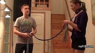 Первый трах в бондаже с тинкой - порно видео