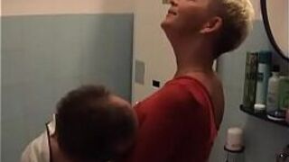 Польское порно - отличная милфа с короткими волосами - порно видео