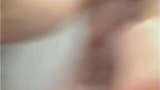 Пухлые соски сексуальная красотка - порно видео